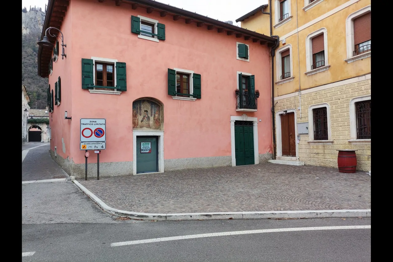 Ufficio in affitto Affi Via Pigna, Affi